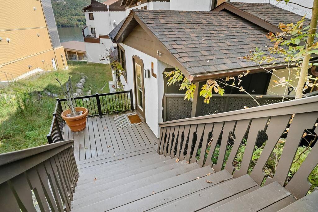 Chic Mt-Tremblant Condo With View On The Lake By Denstays Mont-Tremblant Extérieur photo